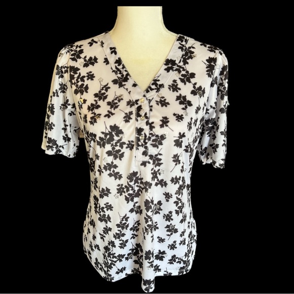 Elegant and Chic - Short Sleeve White Blouse with Black and Silver Flowers, NEW - Picture 4 of 5